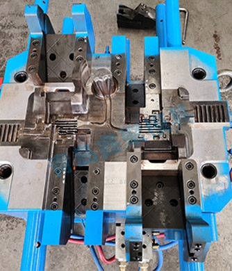 散熱(rè)器(qì)模具